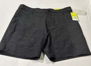 Men's 7" Golf Shorts Black Size 30
D2